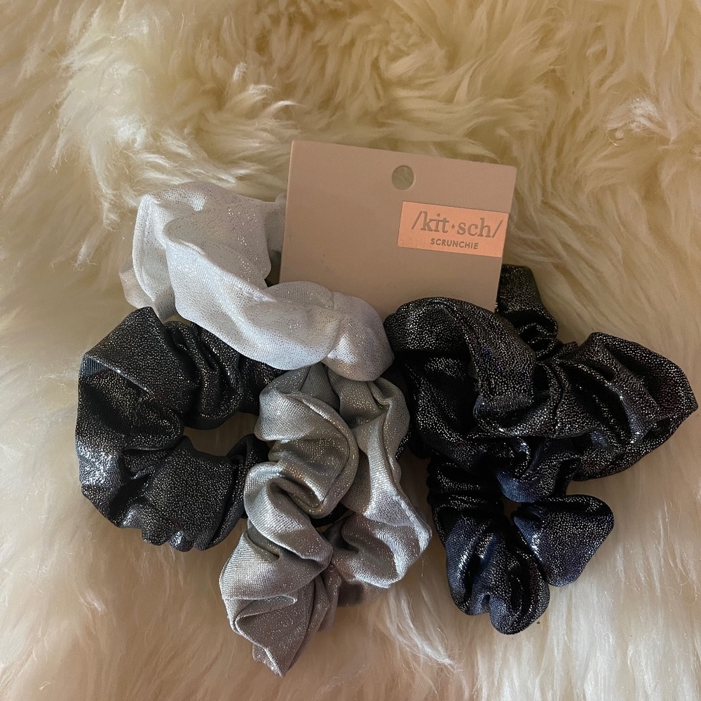 Kitsch scrunchies